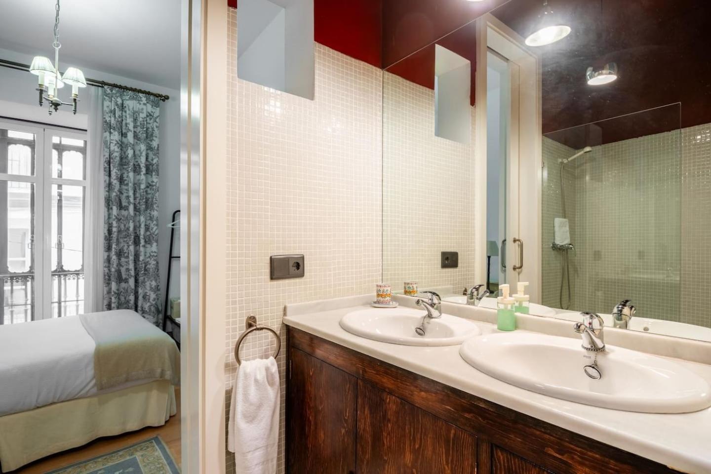 Komodo Sierpes: Bright & Classy Central Apartment Севилья Экстерьер фото