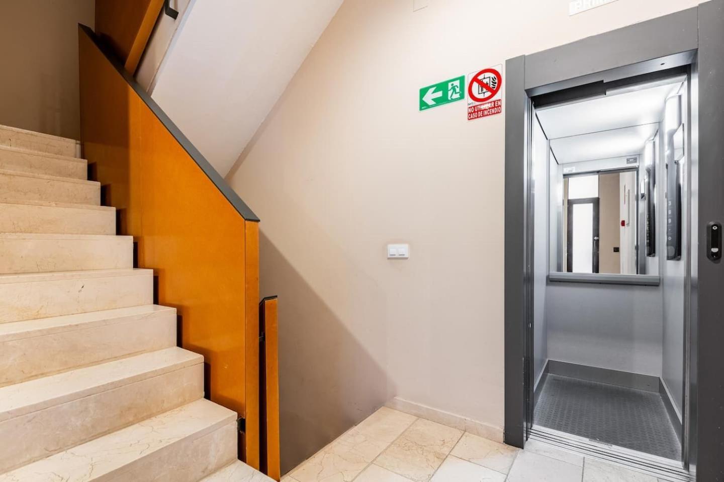Komodo Sierpes: Bright & Classy Central Apartment Севилья Экстерьер фото