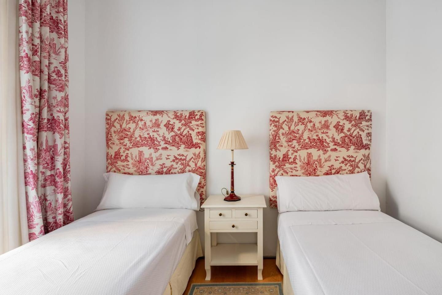 Komodo Sierpes: Bright & Classy Central Apartment Севилья Экстерьер фото