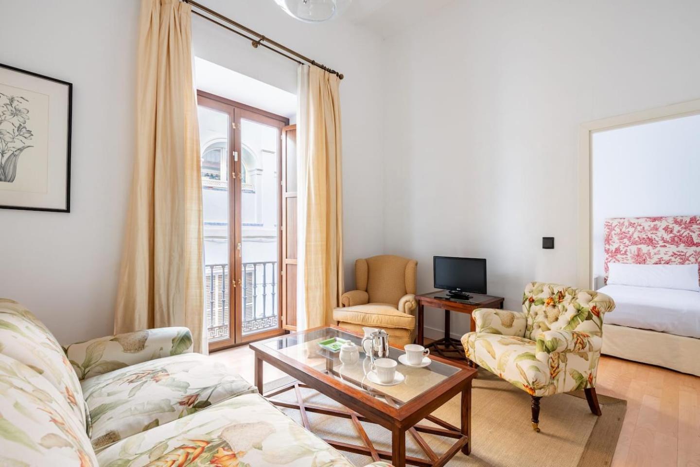 Komodo Sierpes: Bright & Classy Central Apartment Севилья Экстерьер фото