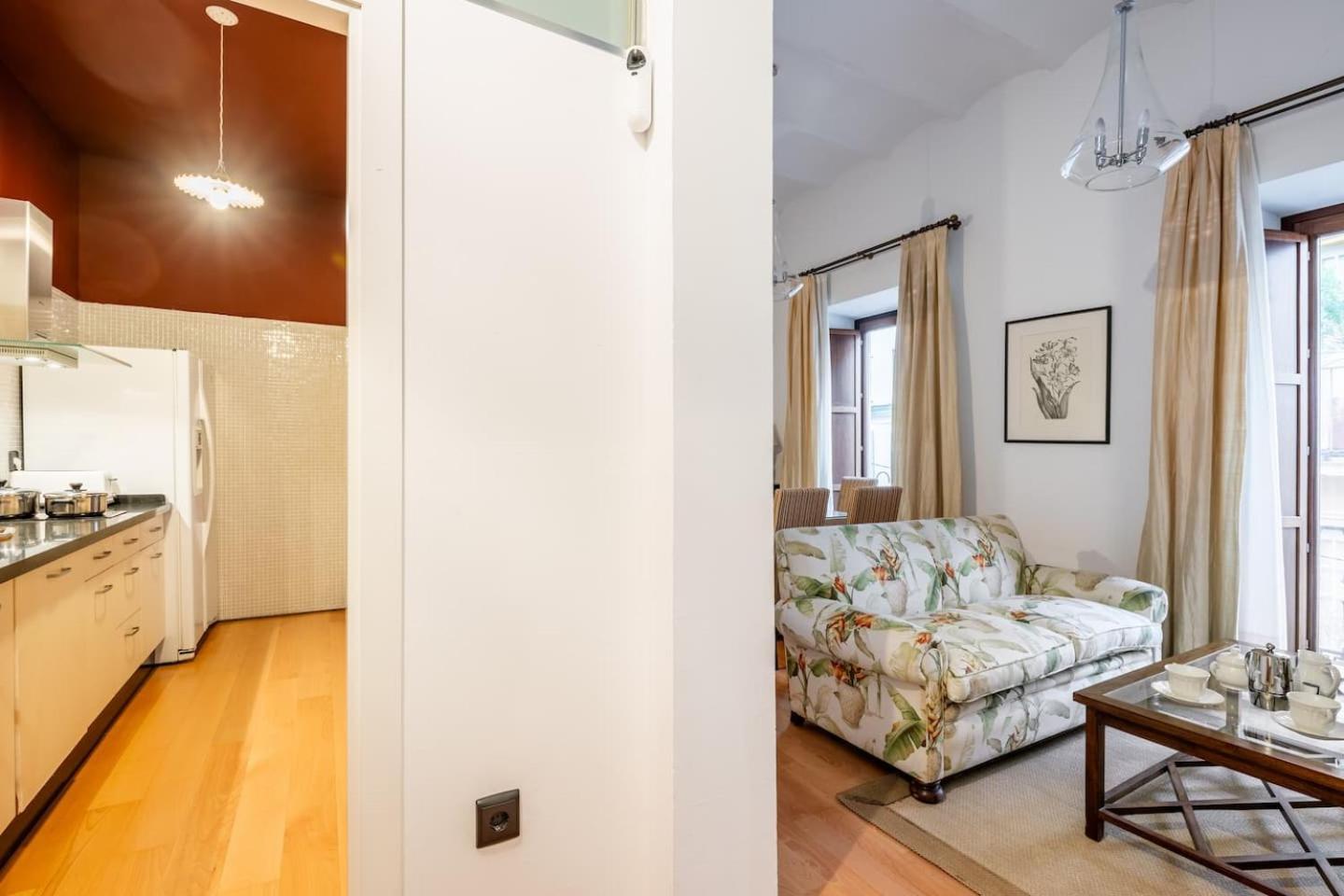 Komodo Sierpes: Bright & Classy Central Apartment Севилья Экстерьер фото