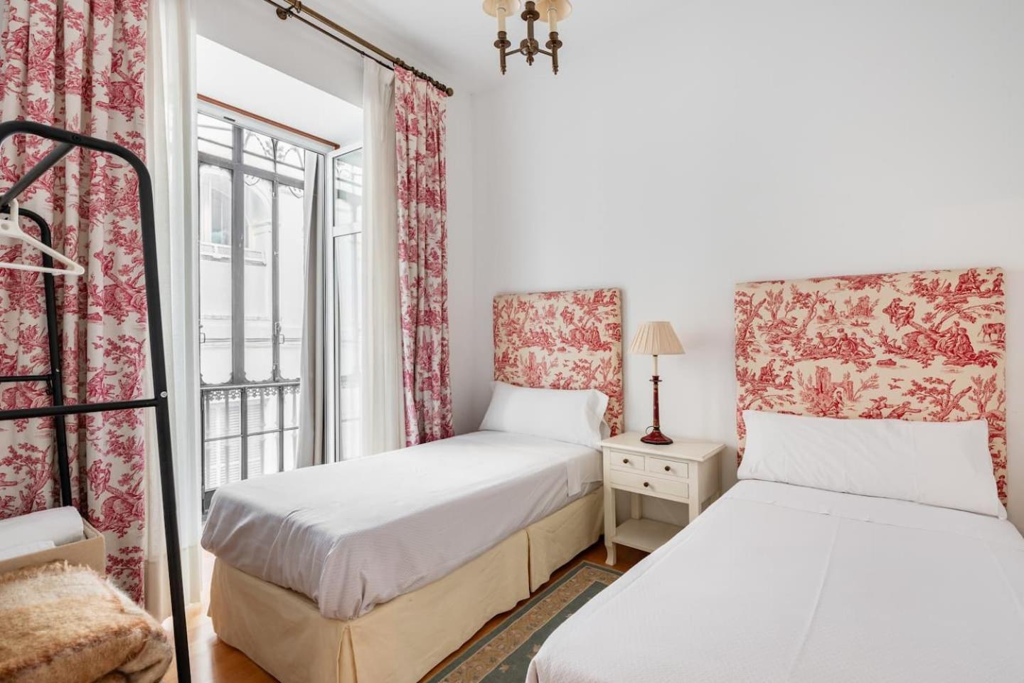 Komodo Sierpes: Bright & Classy Central Apartment Севилья Экстерьер фото