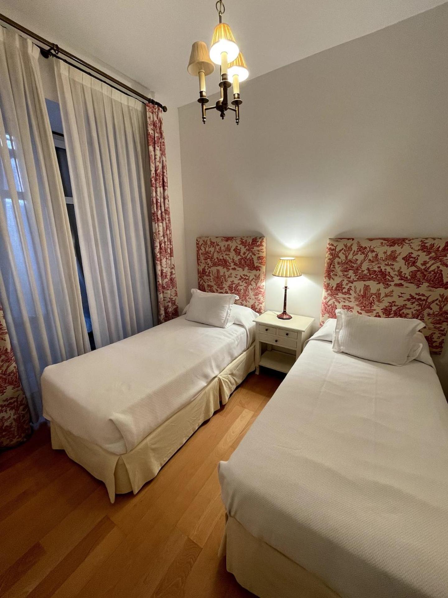 Komodo Sierpes: Bright & Classy Central Apartment Севилья Экстерьер фото